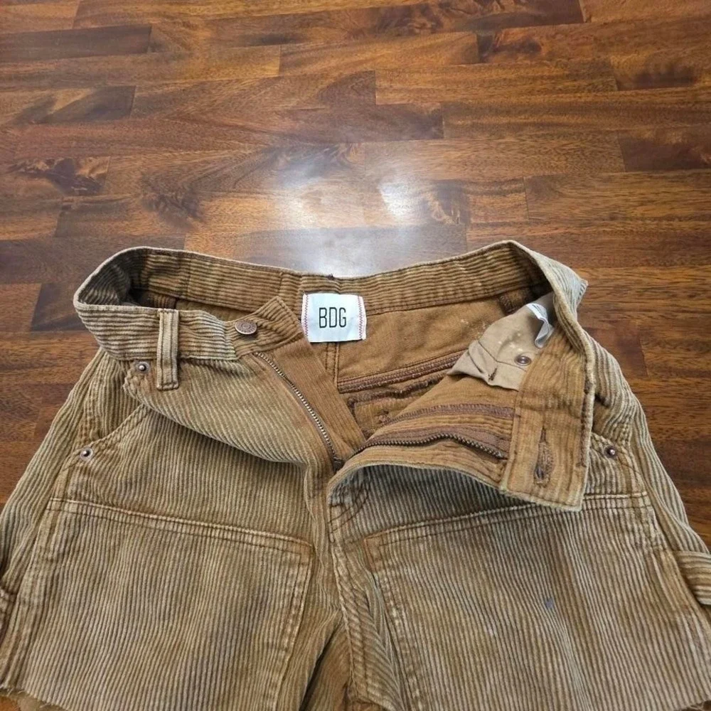 Urban Outfitters BDG corduroy shorts‎ frayed hem size 24